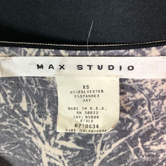 Max Studio Graphic Blouse - Women’s XS - Picture 6 of 6